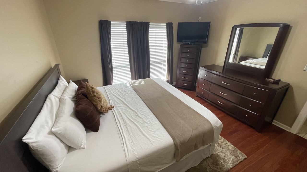 Photo of Bedroom in Mid City South