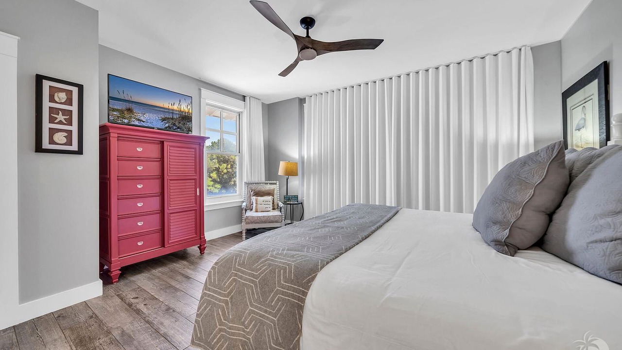 Photo of Bedroom in Baytowne Wharf