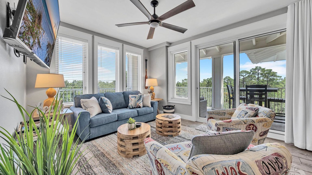 Photo of Livingroom in Baytowne Wharf