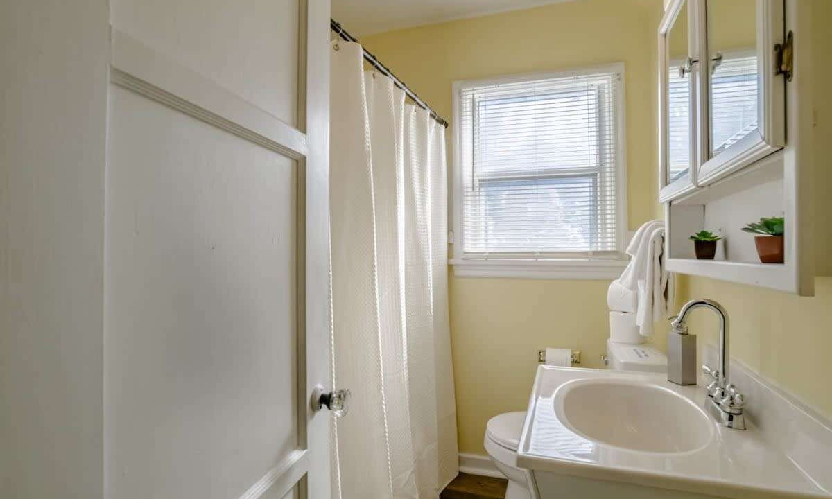 Photo of Bathroom in Mobile