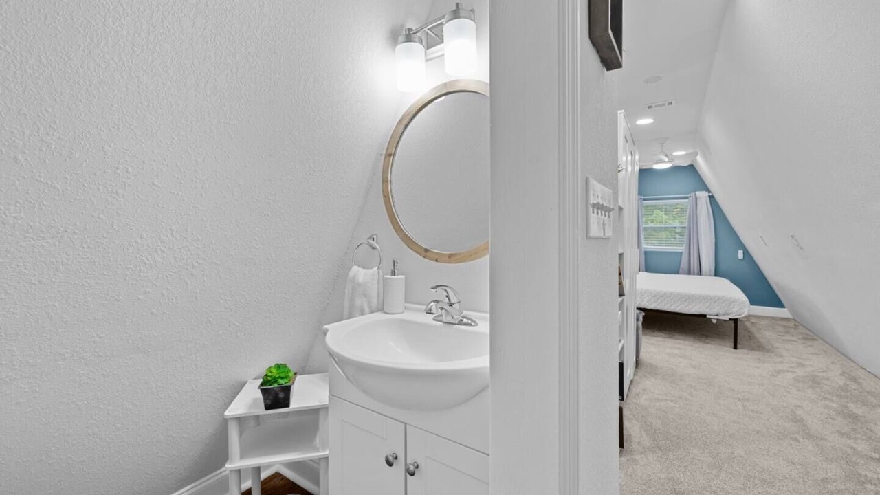 Photo of Bathroom in Putnam Hall