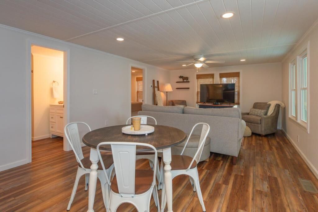 Photo of Livingroom in Pine Level