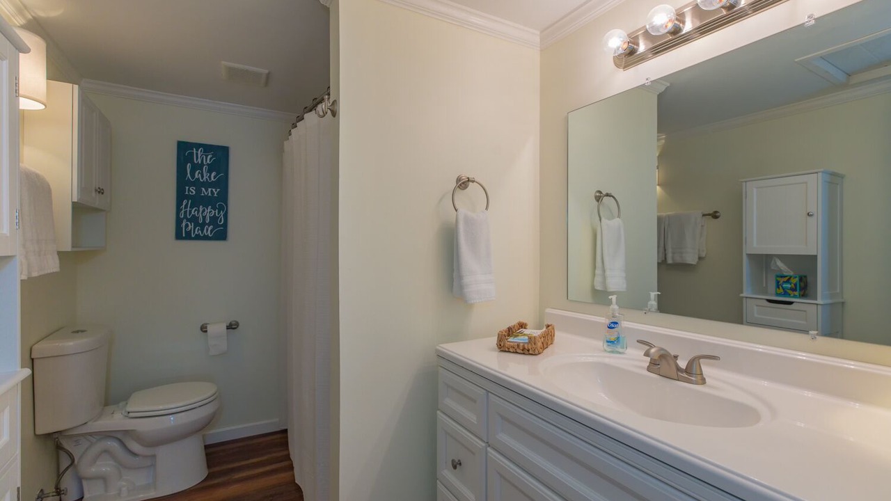 Photo of Bathroom in Pine Level