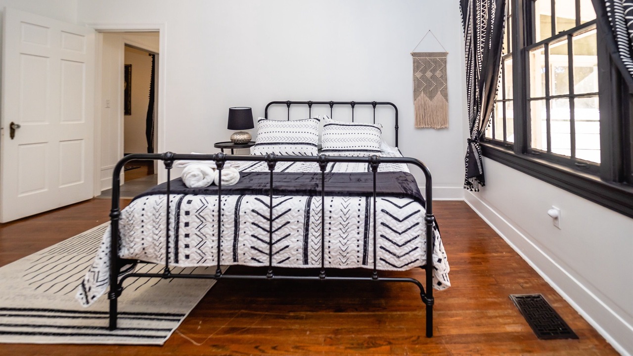 Photo of Bedroom in Fondren