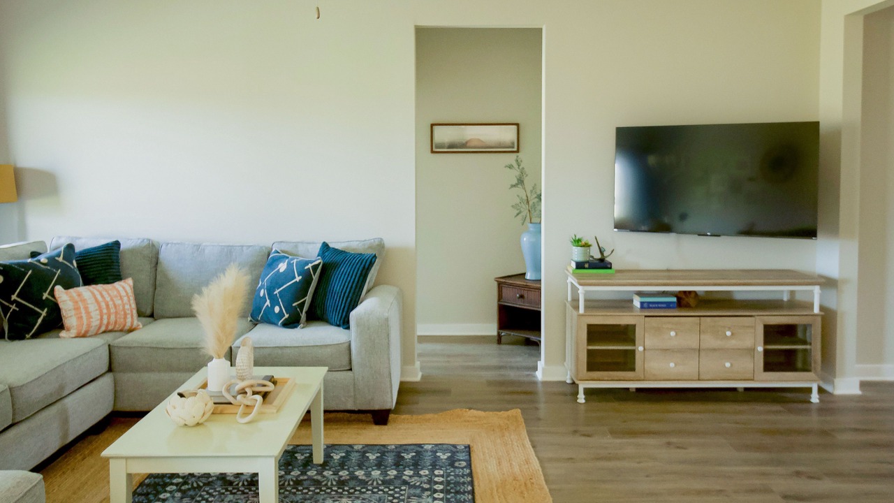 Photo of Livingroom in Foley