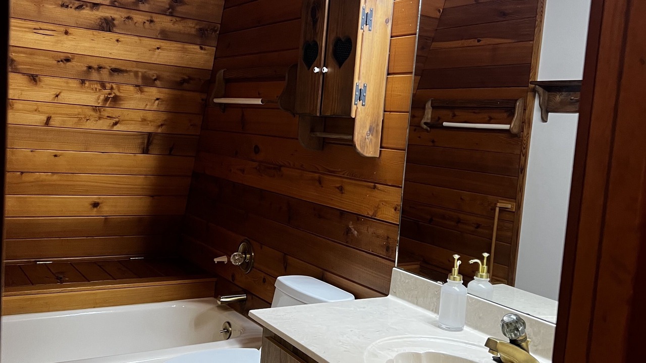 Photo of Bathroom in Mount Plymouth