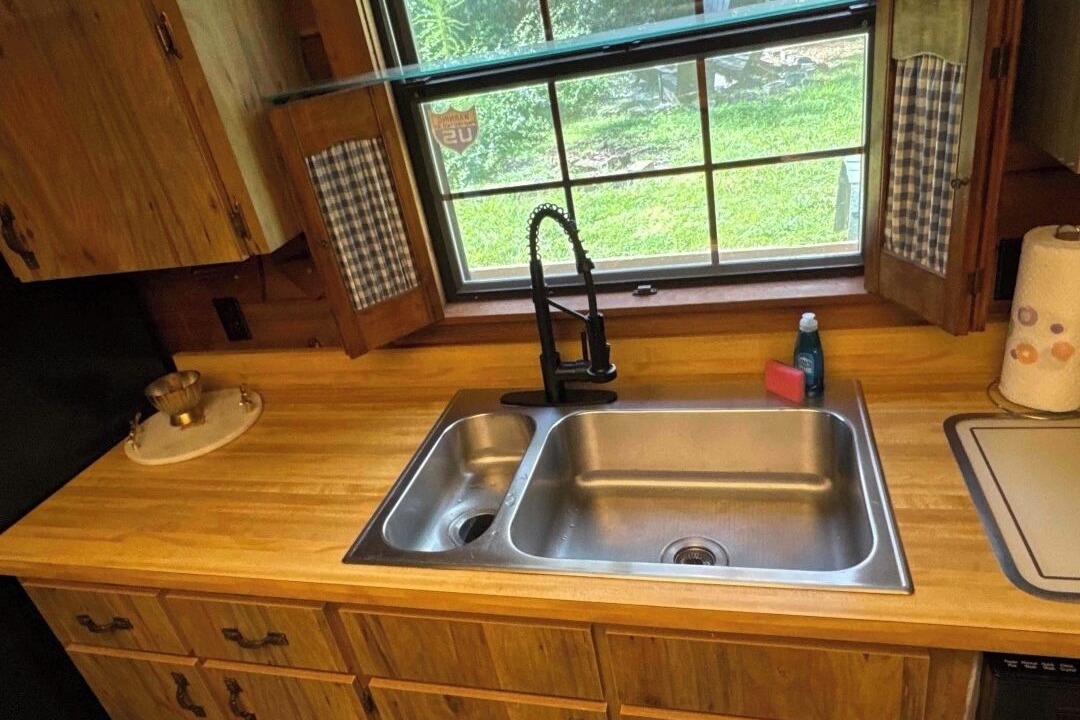 Photo of Kitchen in Mount Plymouth