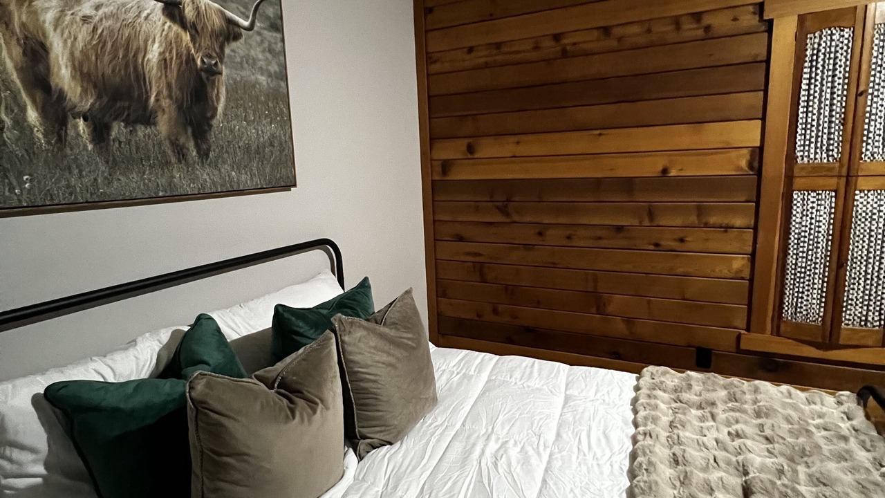 Photo of Bedroom in Mount Plymouth