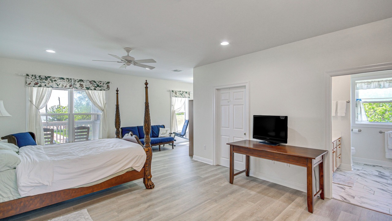 Photo of Bedroom in Waveland