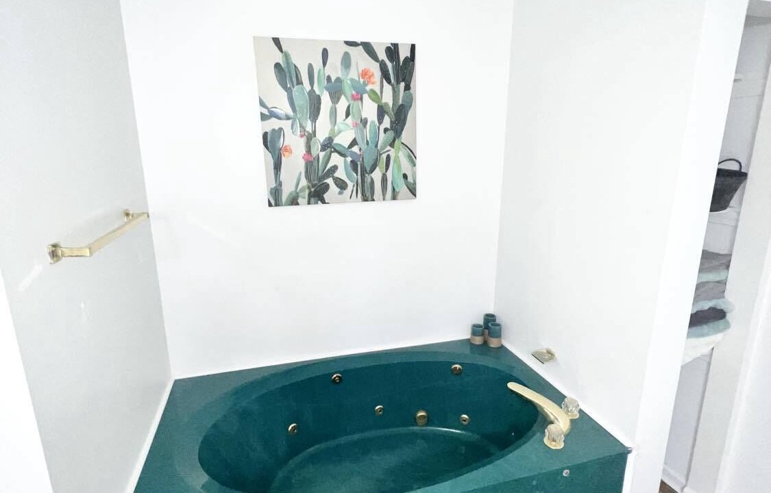 Photo of Bathroom in Albertville