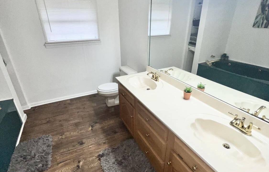 Photo of Bathroom in Albertville