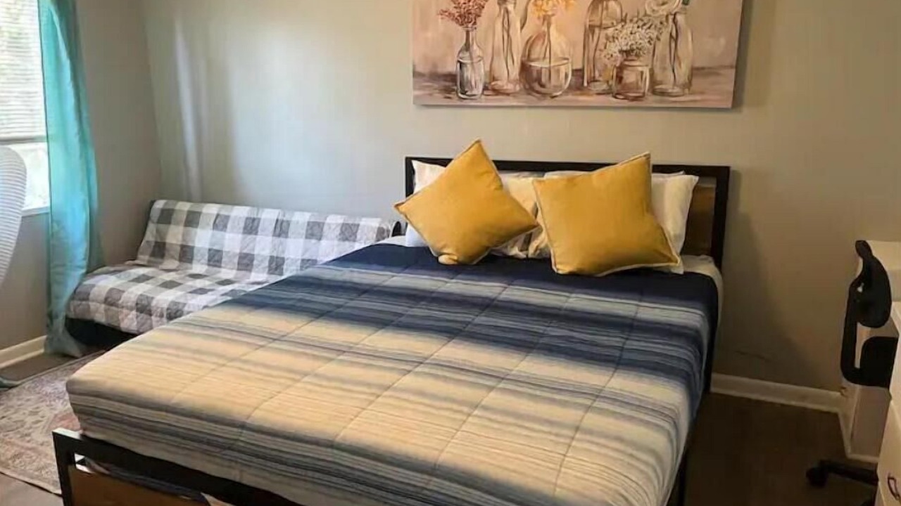 Photo of Bedroom in Valdosta