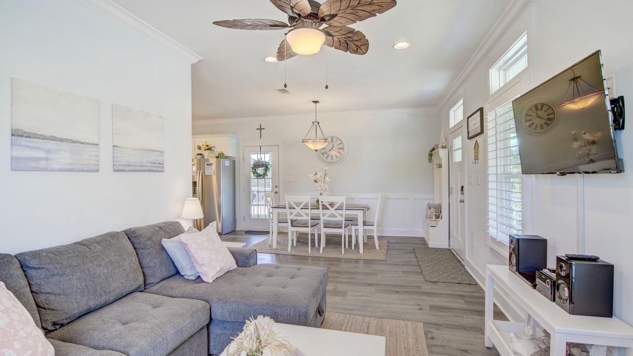 Photo of Livingroom in Long Beach