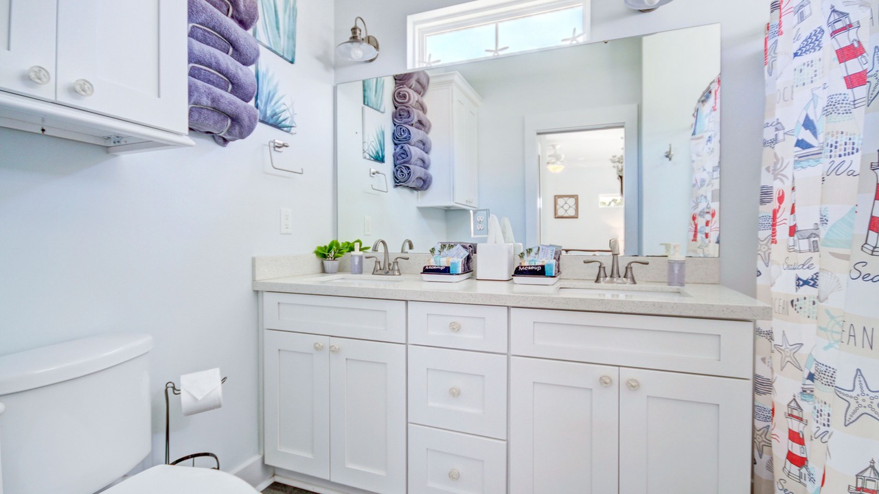 Photo of Bathroom in Long Beach