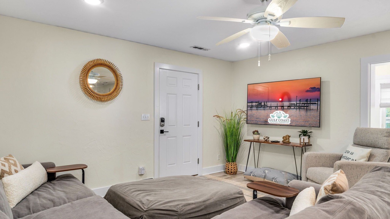 Photo of Livingroom in Carrabelle