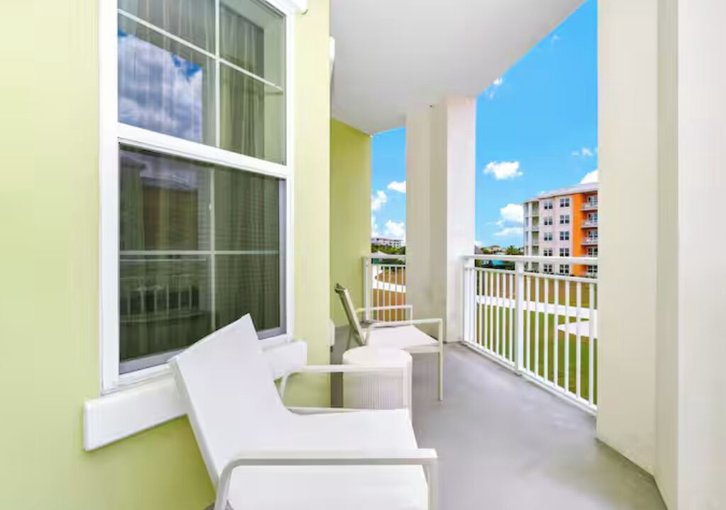 Photo of Patio Balcony in Bay Lake