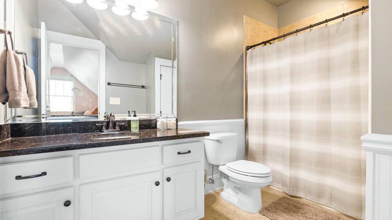 Photo of Bathroom in East Side