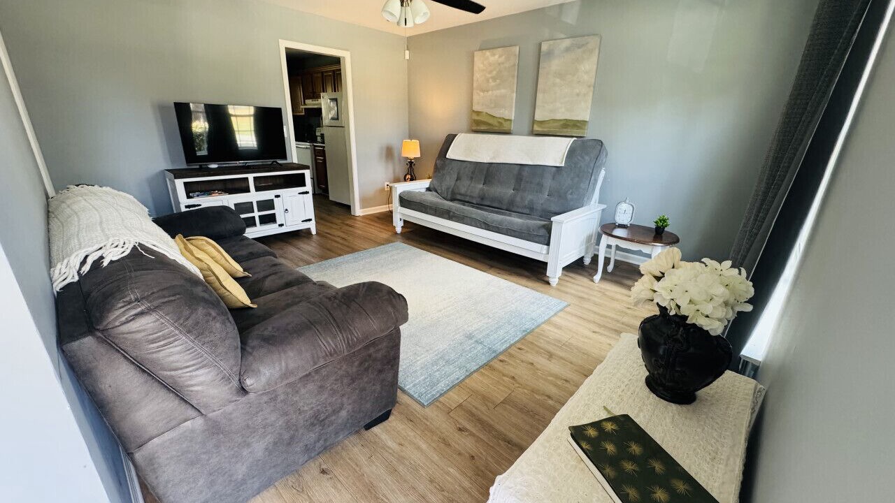 Photo of Livingroom in Auburn