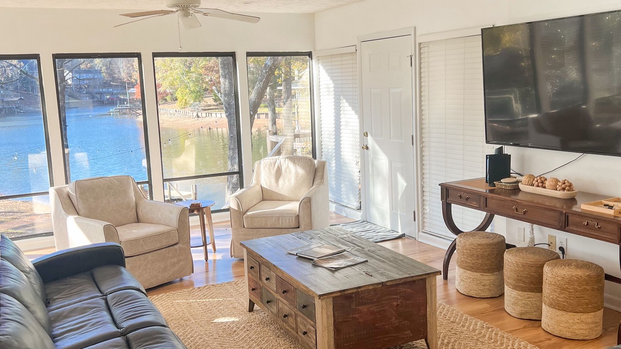 Photo of Livingroom in Jacksons' Gap