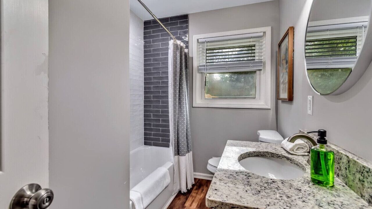 Photo of Bathroom in Mableton