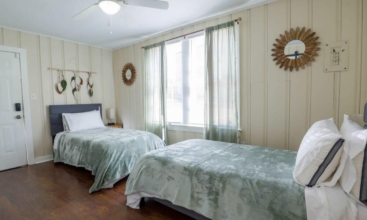 Photo of Bedroom in Fondren