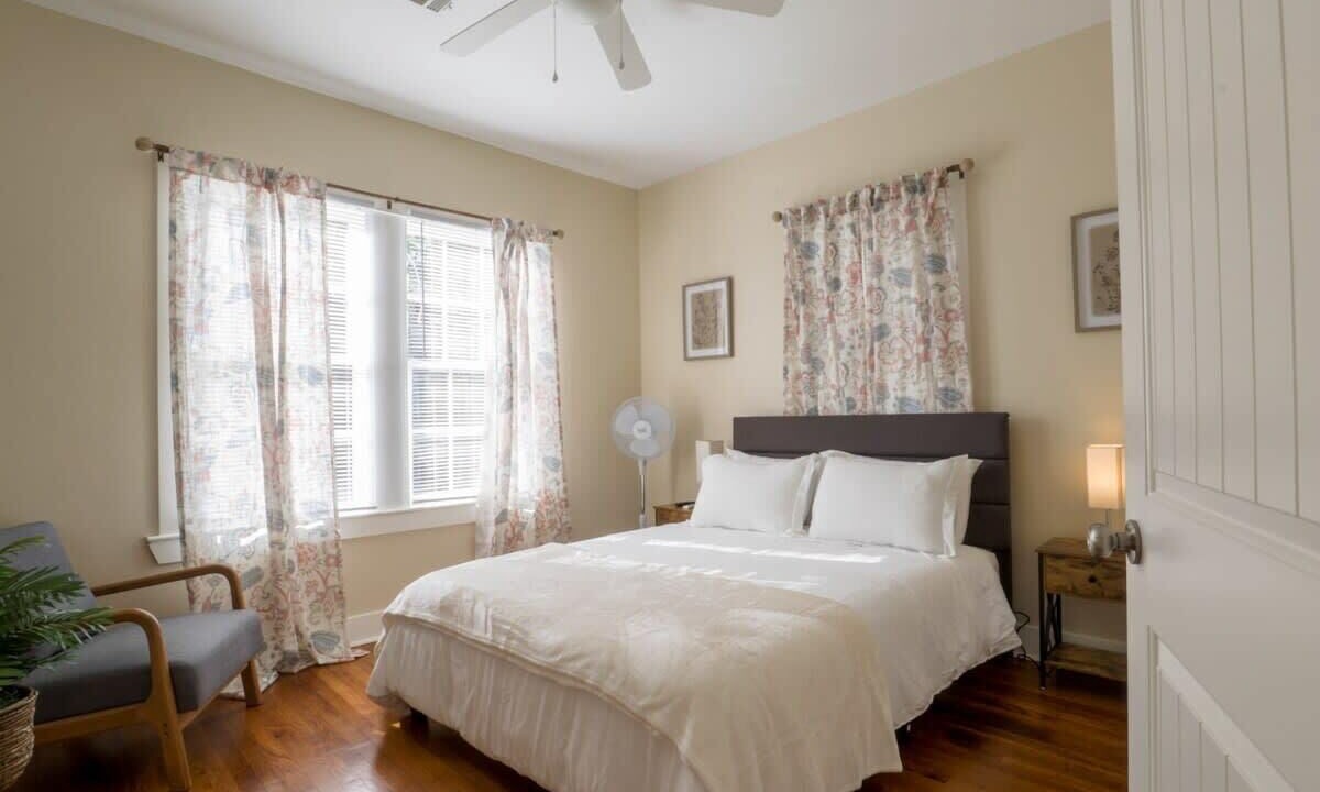 Photo of Bedroom in Fondren