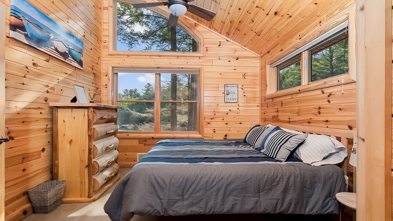 Photo of Bedroom in Gaylord