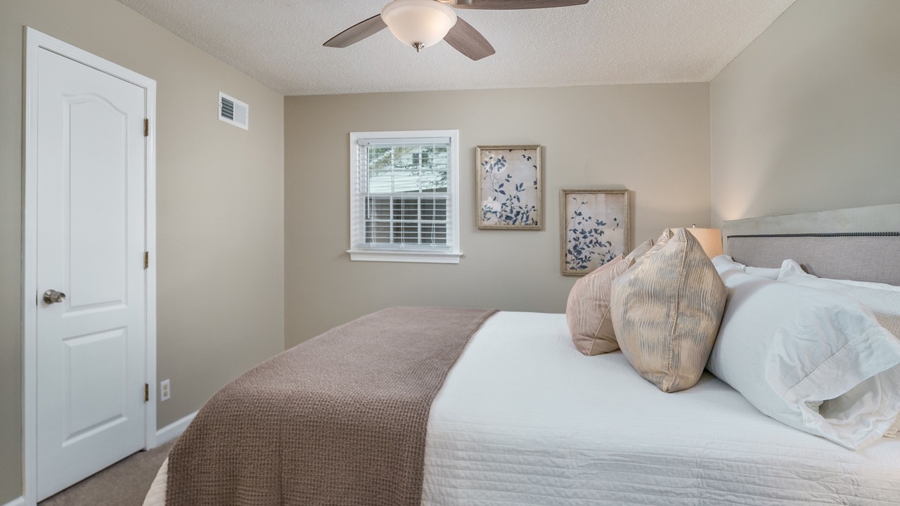 Photo of Bedroom in Northport