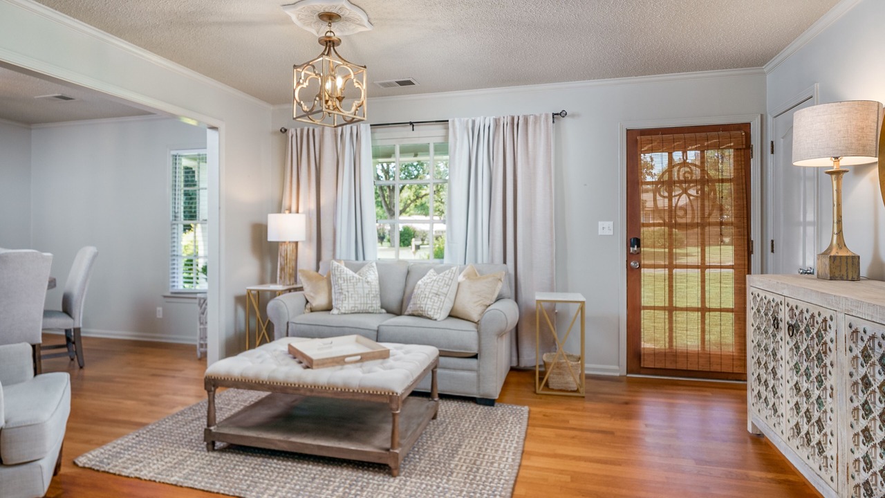 Photo of Livingroom in Northport
