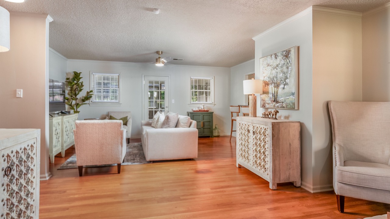 Photo of Livingroom in Northport