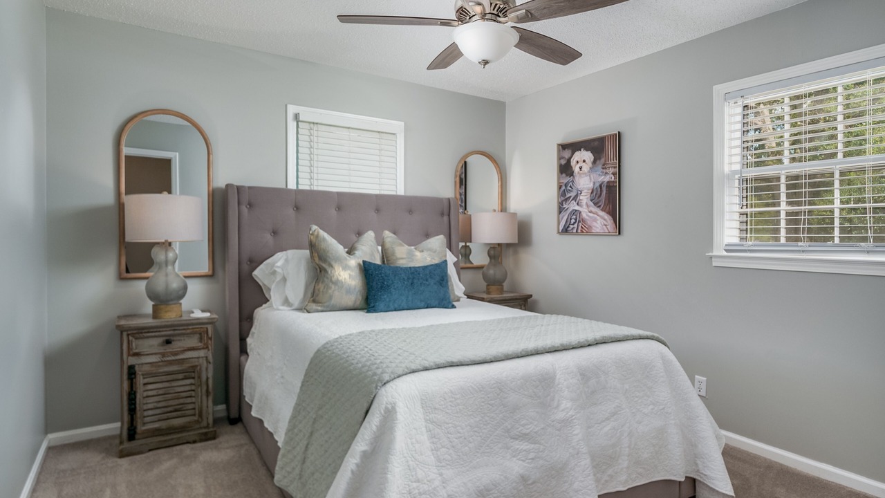 Photo of Bedroom in Northport