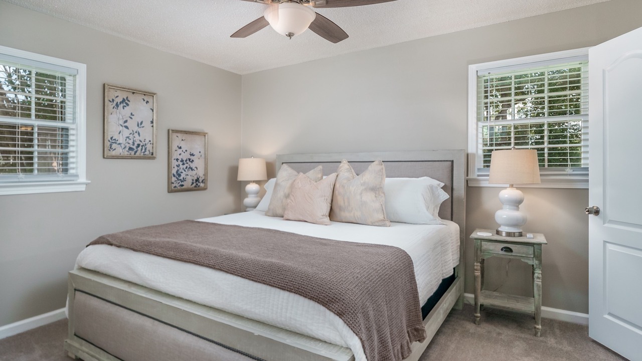 Photo of Bedroom in Northport