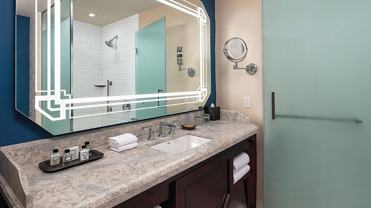 Photo of Bathroom in Arts/Warehouse District