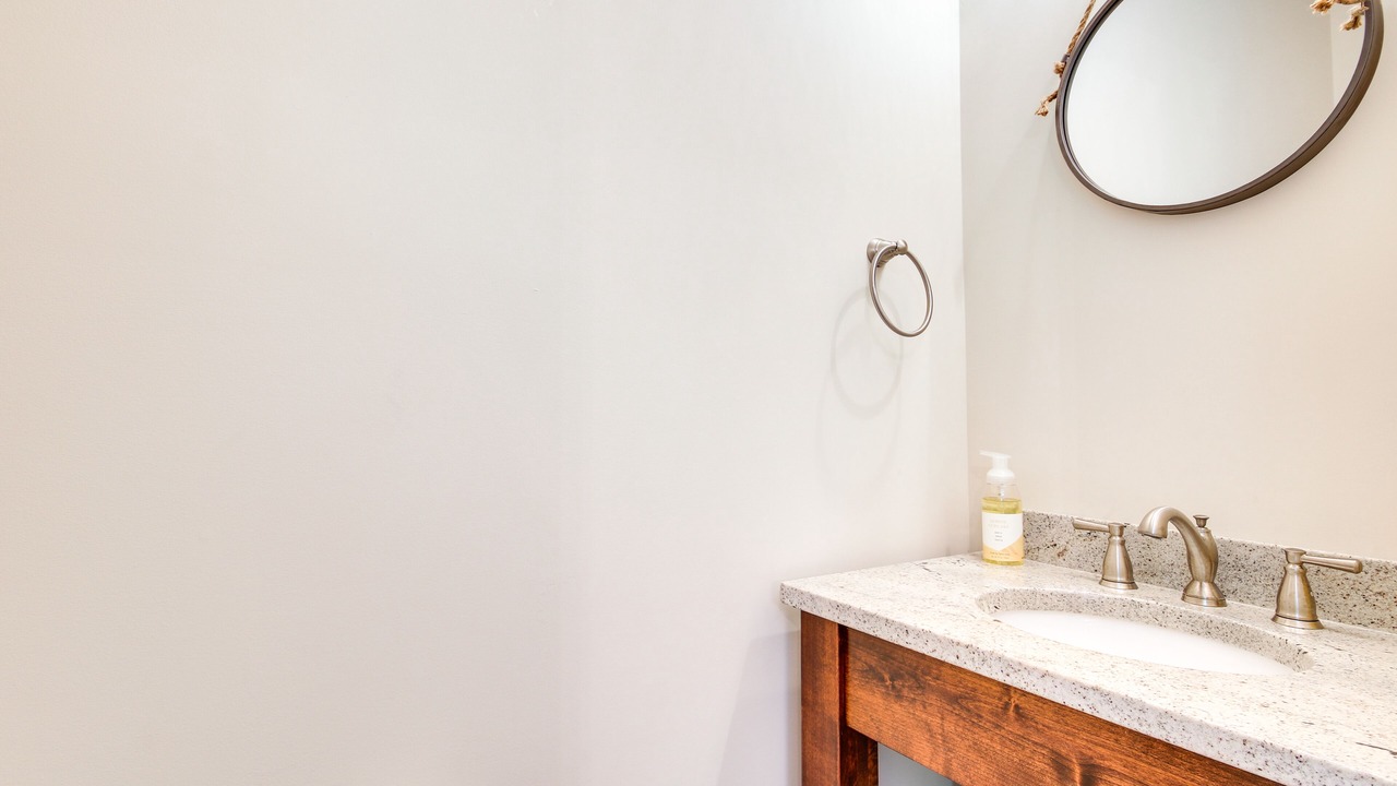 Photo of Bathroom in Peach Orchard