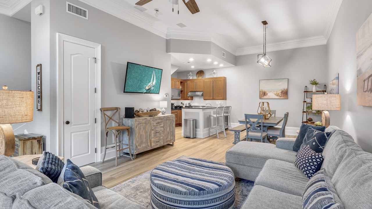 Photo of Livingroom in Baytowne Wharf