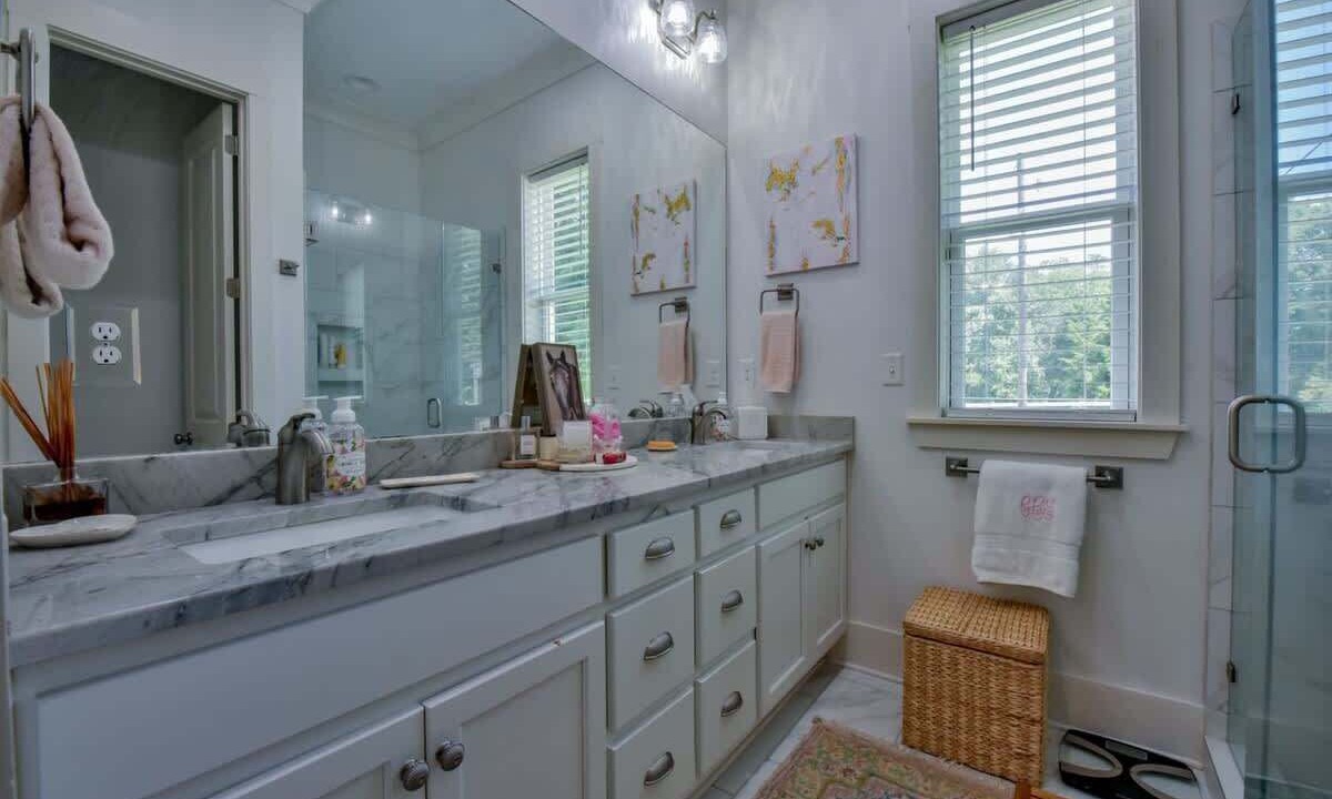 Photo of Bathroom in Tuscaloosa