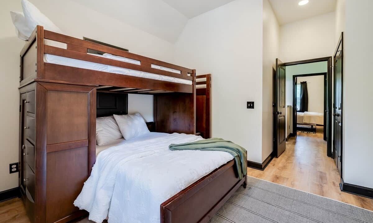 Photo of Bedroom in Pooler