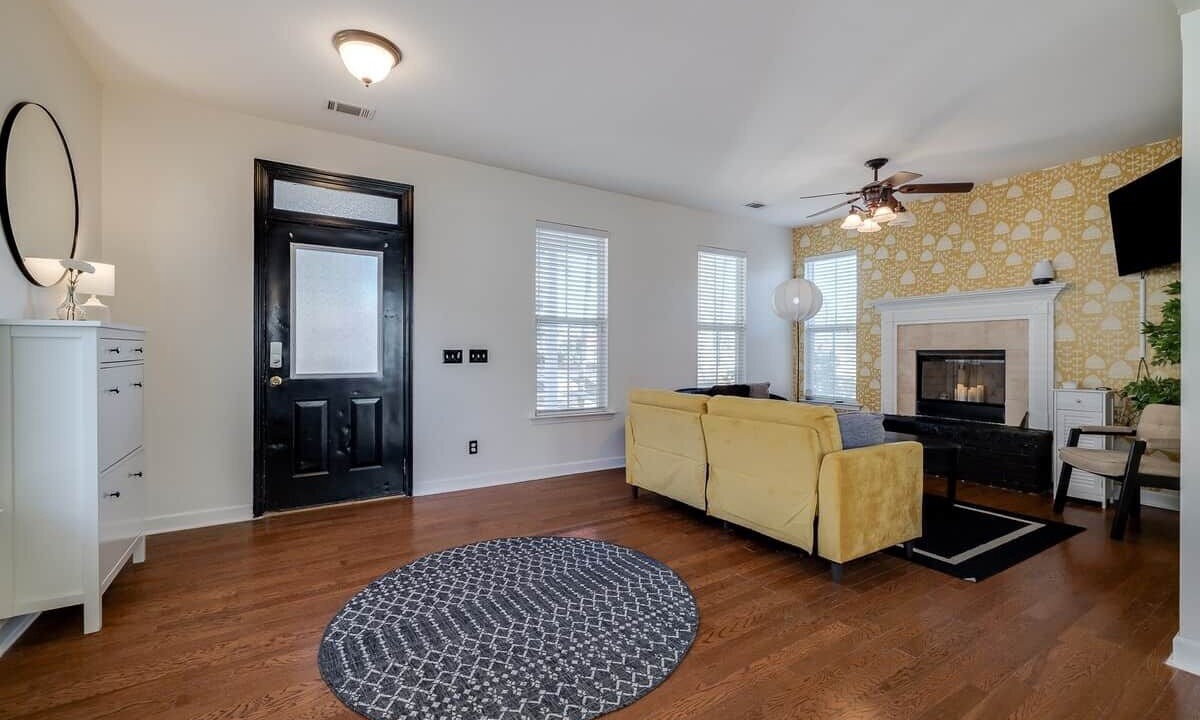 Photo of Livingroom in Pooler