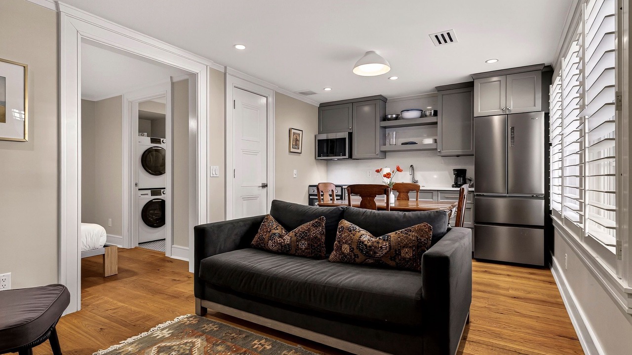 Photo of Livingroom in Historic Downtown Savannah