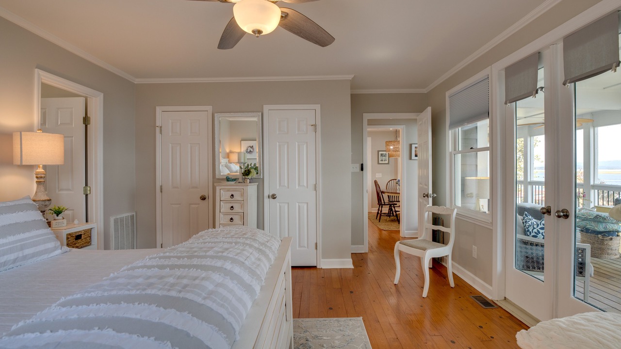Photo of Bedroom in Groveoak
