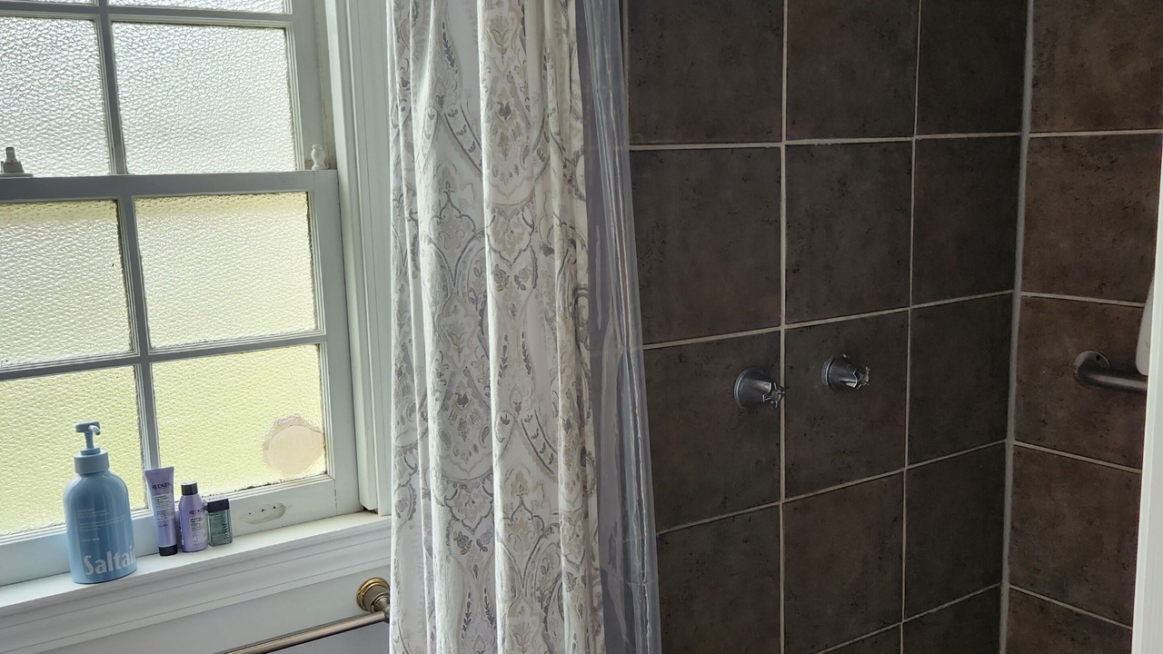 Photo of Bathroom in Leonidas