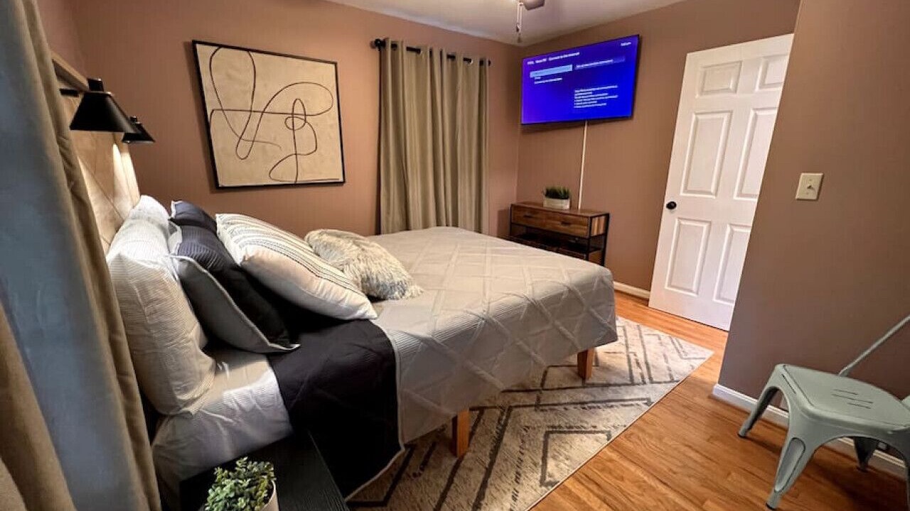 Photo of Bedroom in Northport