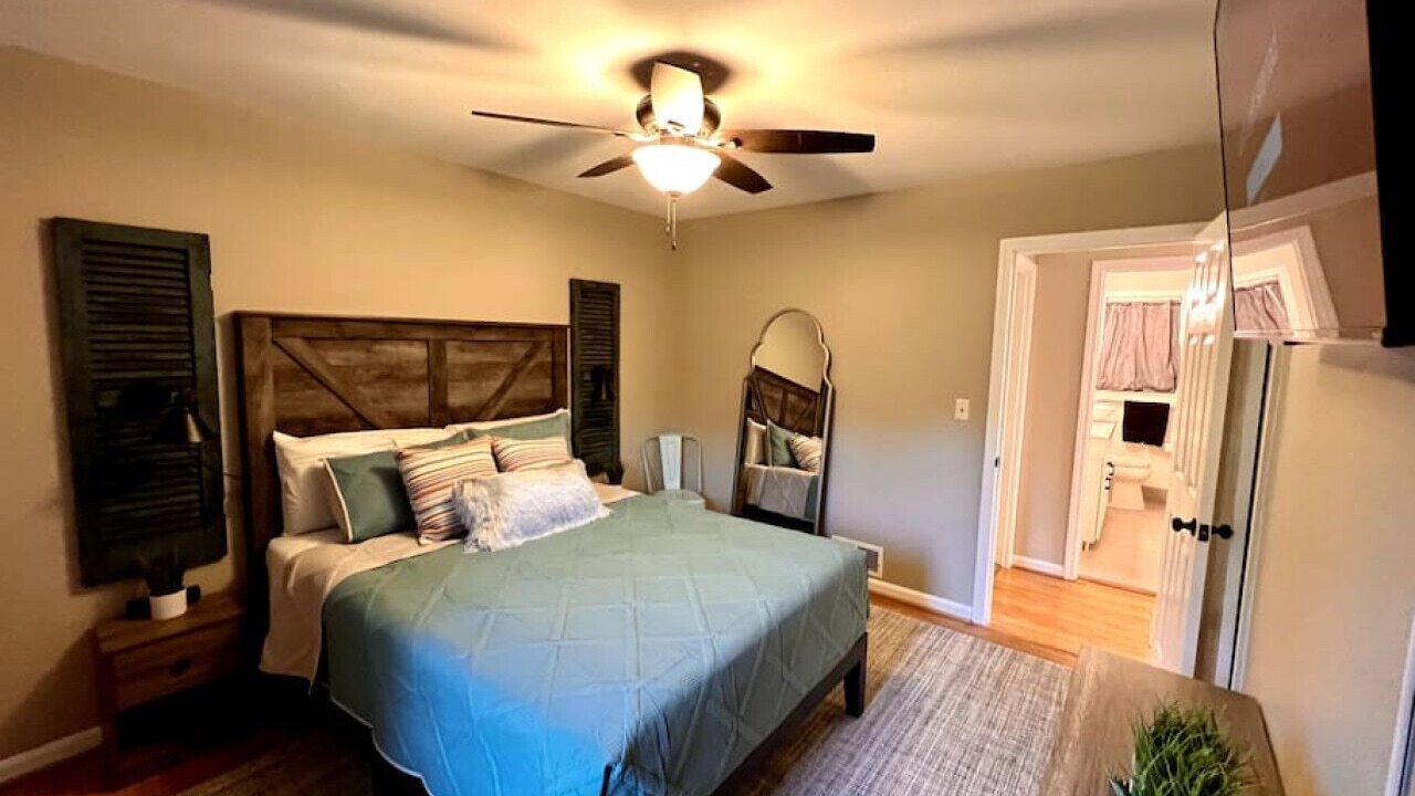 Photo of Bedroom in Northport