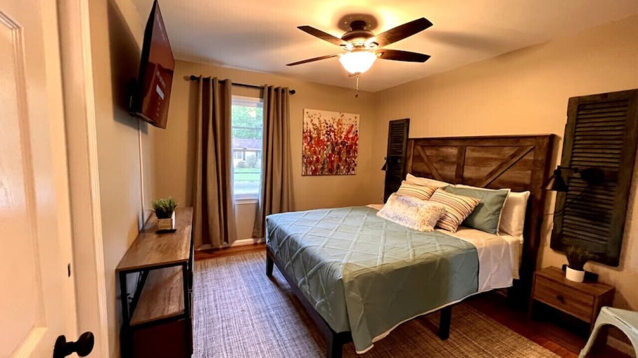 Photo of Bedroom in Northport