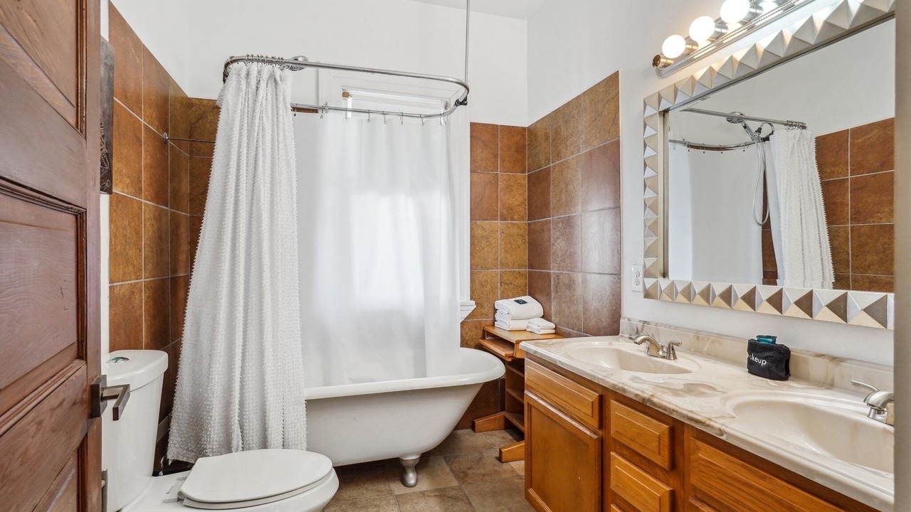 Photo of Bathroom in Navarre