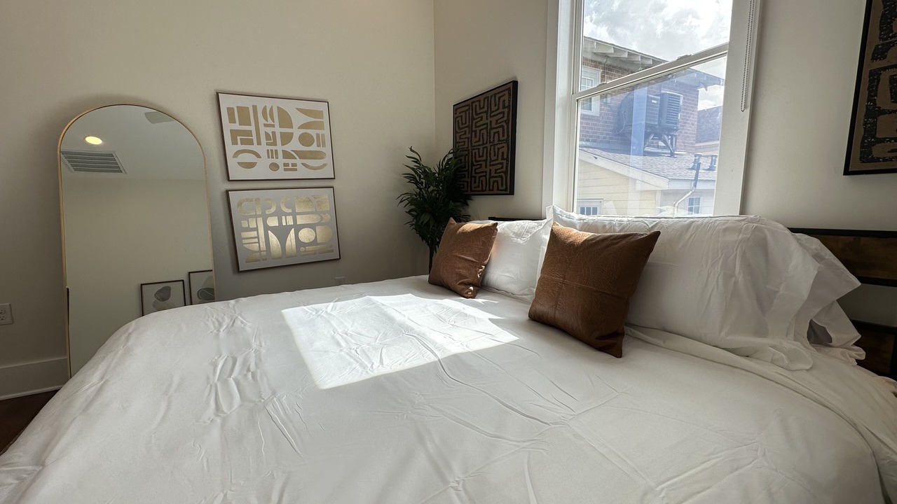 Photo of Bedroom in Mid-City