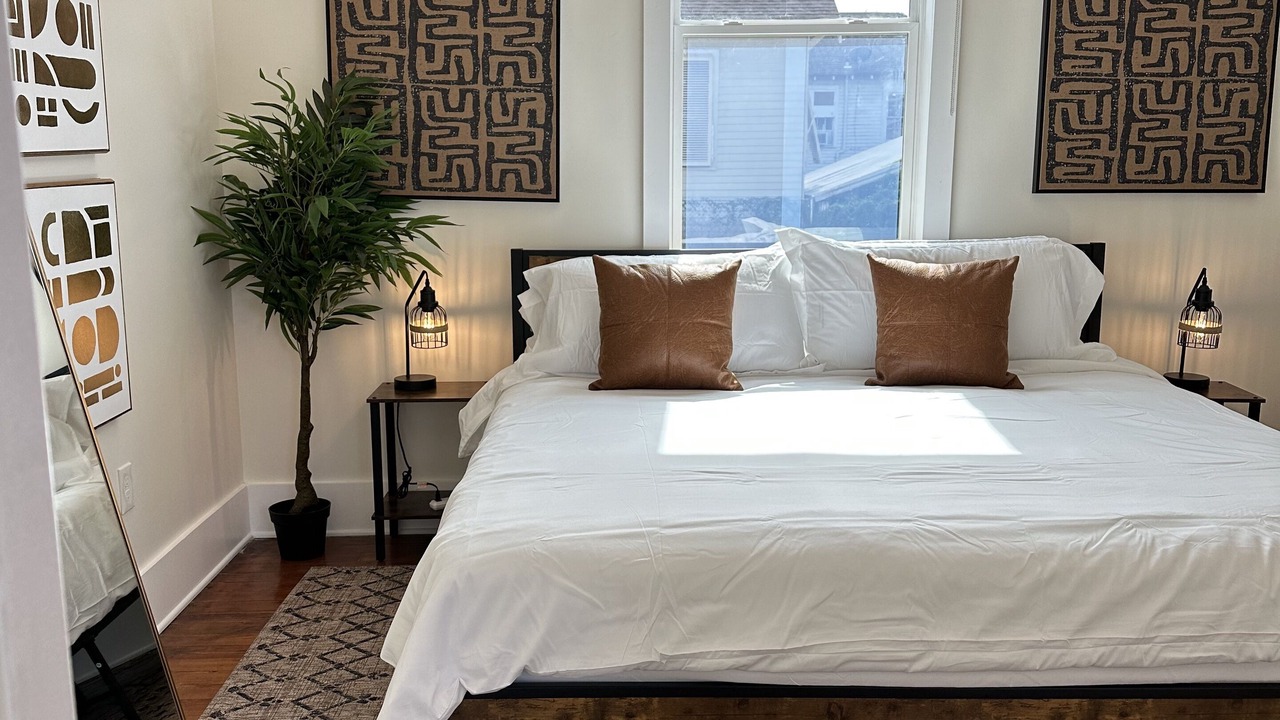 Photo of Bedroom in Mid-City