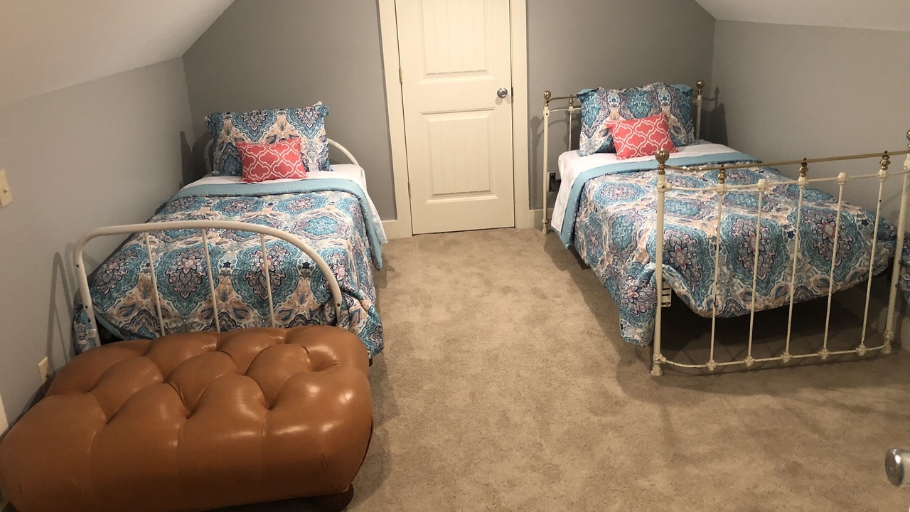 Photo of Bedroom in Groveoak