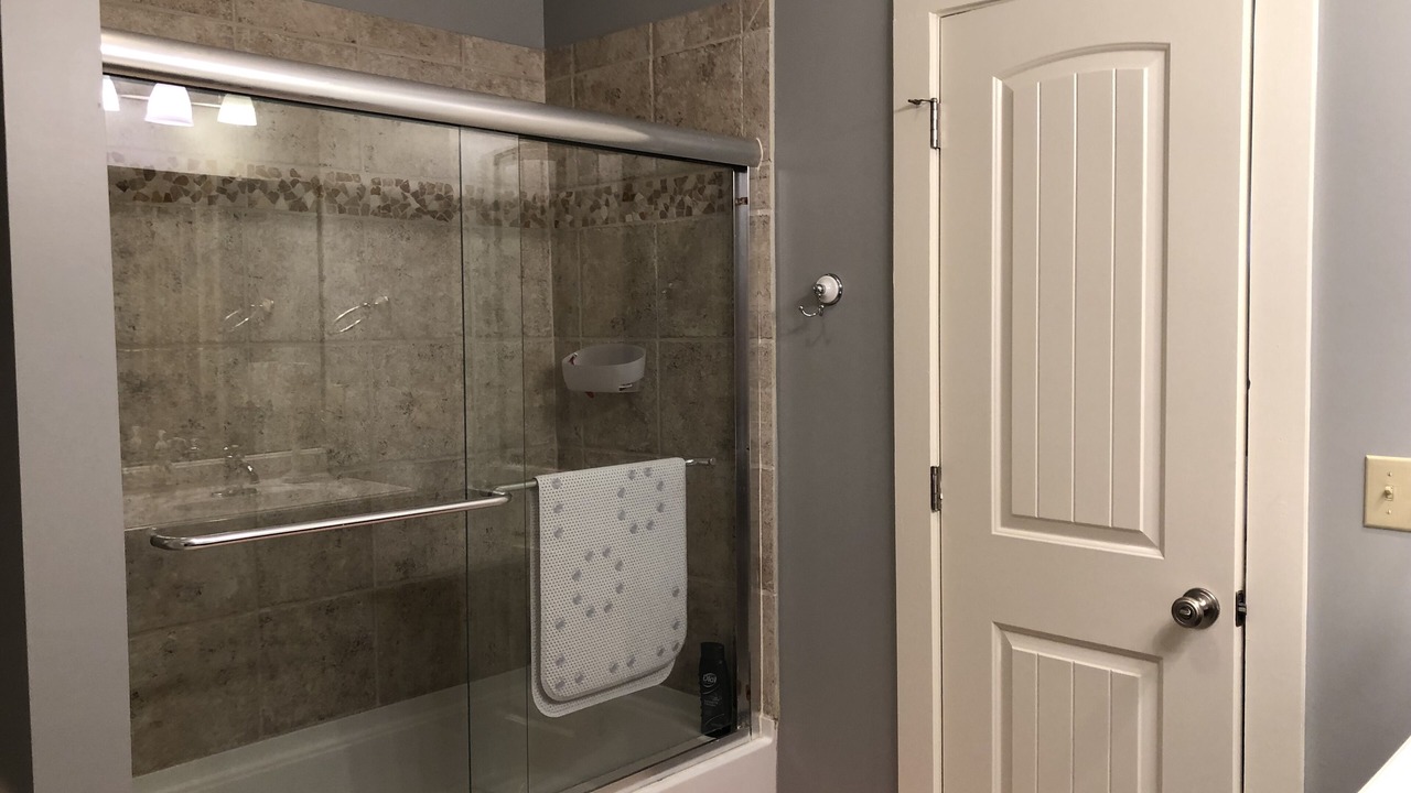 Photo of Bathroom in Groveoak
