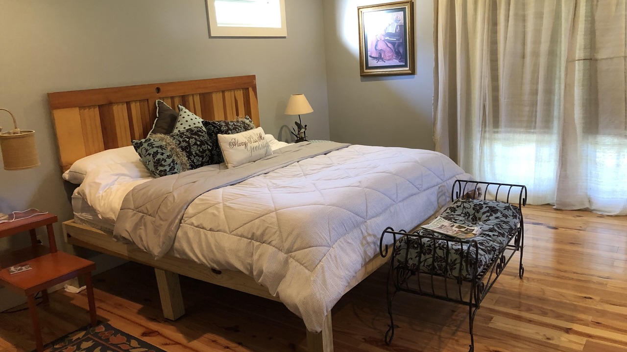 Photo of Bedroom in Groveoak